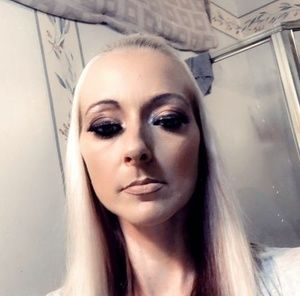 Meet your Posher, Angie